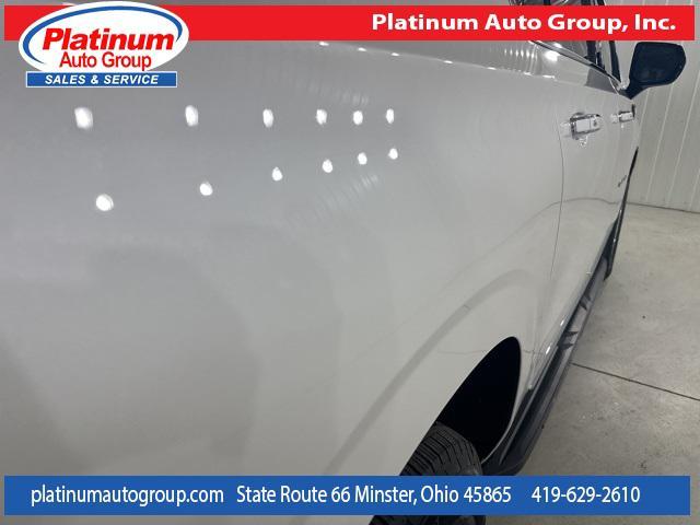 Photo of 2023 White Frost Tricoat GMC Yukon XL