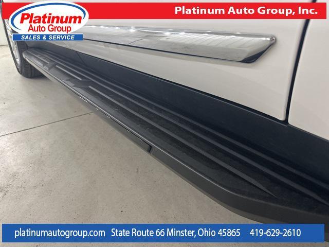 Photo of 2023 White Frost Tricoat GMC Yukon XL