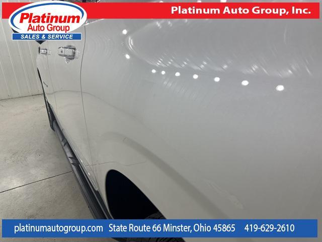 Photo of 2023 White Frost Tricoat GMC Yukon XL
