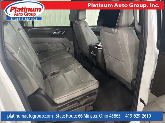 Photo of 2023 White Frost Tricoat GMC Yukon XL