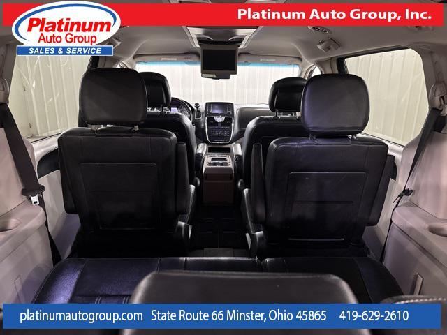 Photo of 2013 Maximum Steel Metallic Clearcoat Chrysler Town & Country
