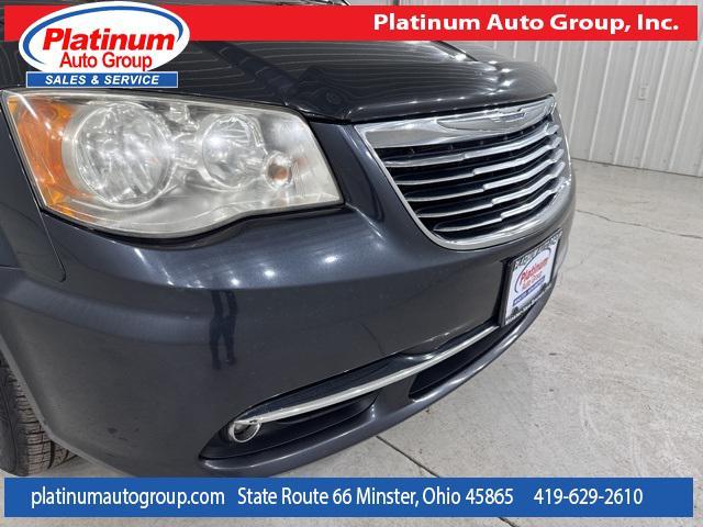 Photo of 2013 Maximum Steel Metallic Clearcoat Chrysler Town & Country