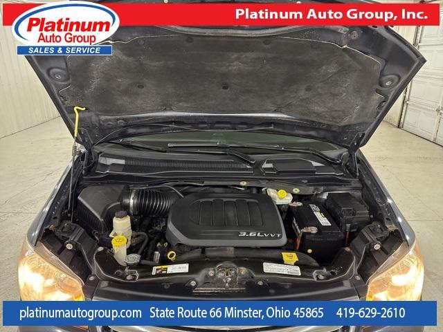 Photo of 2013 Maximum Steel Metallic Clearcoat Chrysler Town & Country