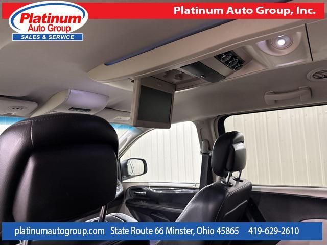 Photo of 2013 Maximum Steel Metallic Clearcoat Chrysler Town & Country