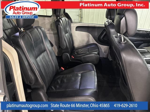 Photo of 2013 Maximum Steel Metallic Clearcoat Chrysler Town & Country