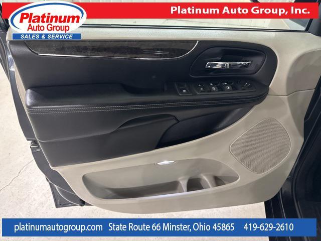 Photo of 2013 Maximum Steel Metallic Clearcoat Chrysler Town & Country