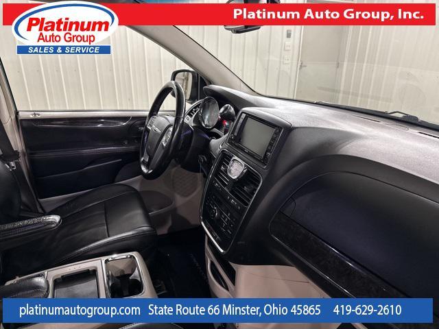 Photo of 2013 Maximum Steel Metallic Clearcoat Chrysler Town & Country