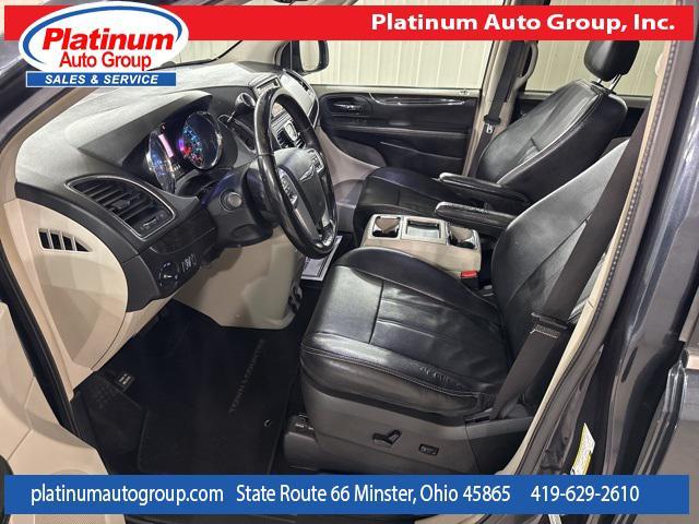 Photo of 2013 Maximum Steel Metallic Clearcoat Chrysler Town & Country