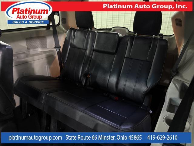 Photo of 2013 Maximum Steel Metallic Clearcoat Chrysler Town & Country