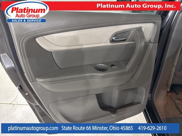 Photo of 2016 Tungsten Metallic Chevrolet Traverse