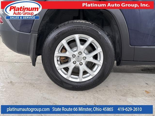 Photo of 2015 True Blue Pearlcoat Jeep Cherokee