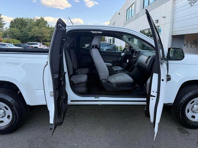 Photo of 2015 Summit White Chevrolet Colorado