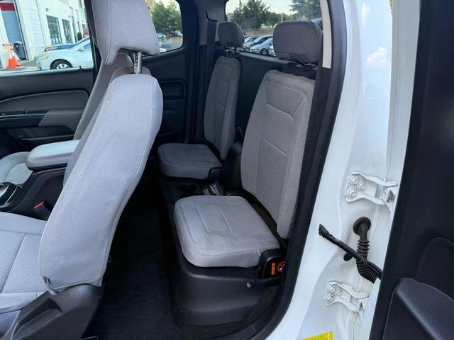 Photo of 2015 Summit White Chevrolet Colorado
