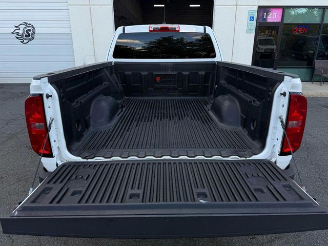 Photo of 2015 Summit White Chevrolet Colorado
