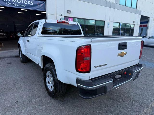 Photo of 2015 Summit White Chevrolet Colorado