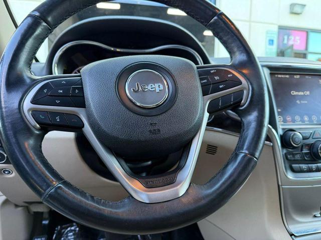 Photo of 2018 Bright White Clearcoat Jeep Grand Cherokee