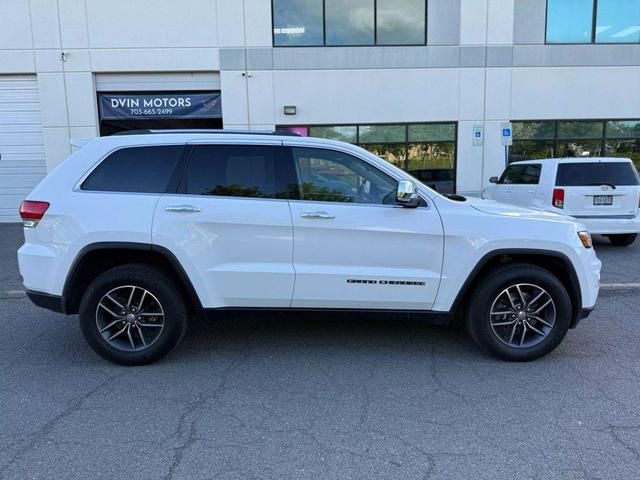 Photo of 2018 Bright White Clearcoat Jeep Grand Cherokee