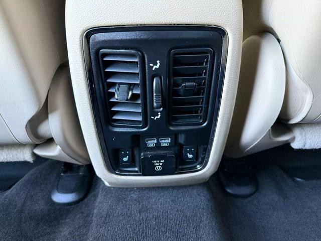 Photo of 2018 Bright White Clearcoat Jeep Grand Cherokee