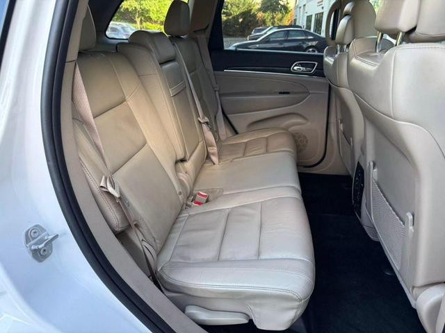 Photo of 2018 Bright White Clearcoat Jeep Grand Cherokee