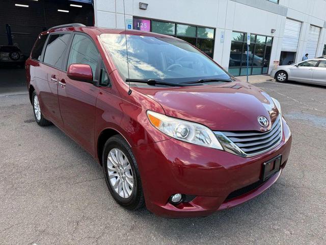 Photo of 2012 Burgundy Toyota Sienna