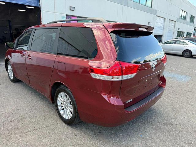 Photo of 2012 Burgundy Toyota Sienna