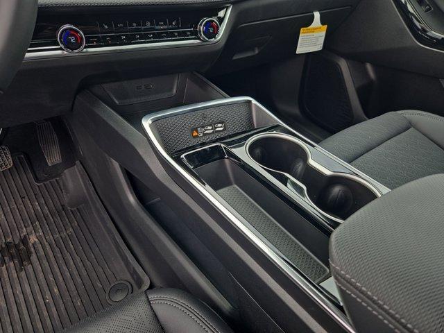 Photo of 2025 Green Chevrolet Equinox