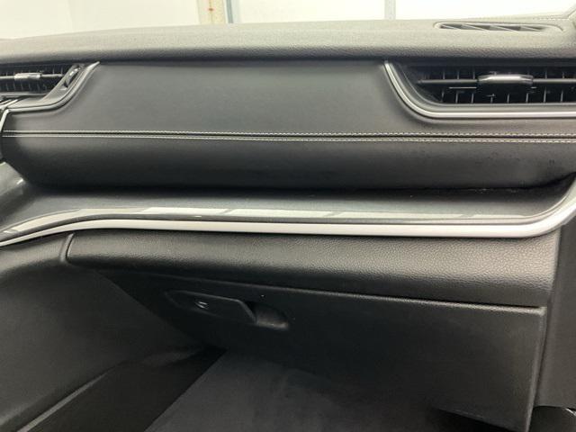 Photo of 2023 Bright White Clearcoat Jeep Grand Cherokee L