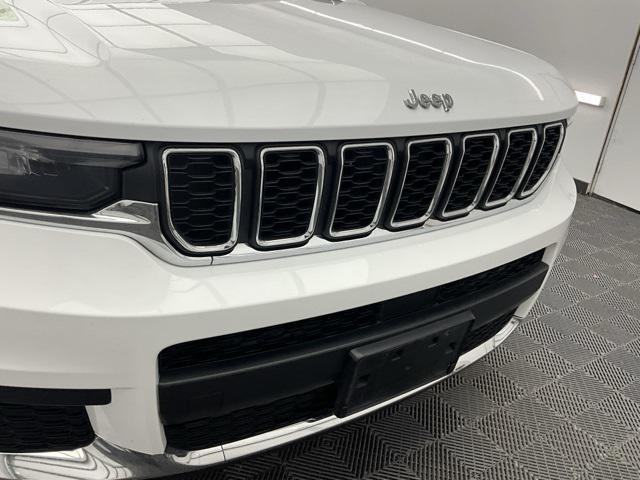 Photo of 2023 Bright White Clearcoat Jeep Grand Cherokee L