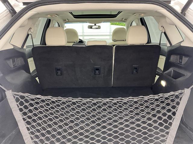 Photo of 2015 White Platinum Clearcoat Metallic Ford Edge