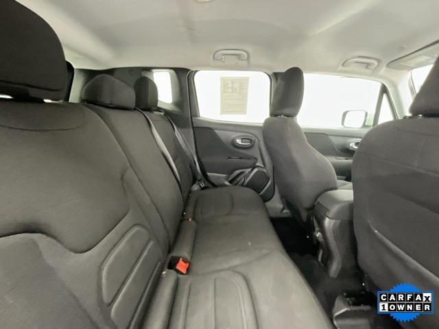Photo of 2021 Alpine White Clearcoat Jeep Renegade