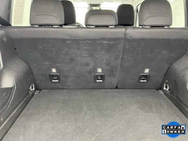 Photo of 2021 Alpine White Clearcoat Jeep Renegade