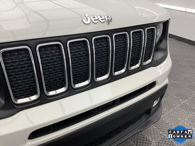 Photo of 2021 Alpine White Clearcoat Jeep Renegade