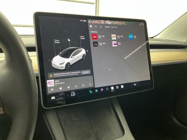 Photo of 2021 White Tesla Model 3