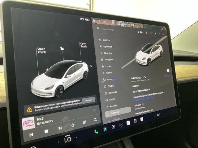 Photo of 2021 White Tesla Model 3