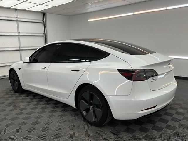 Photo of 2021 White Tesla Model 3