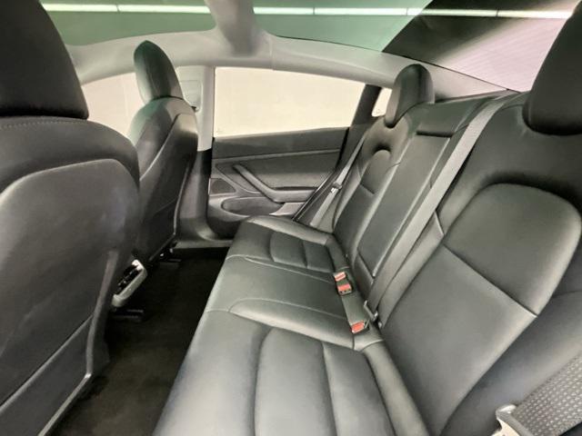 Photo of 2021 White Tesla Model 3