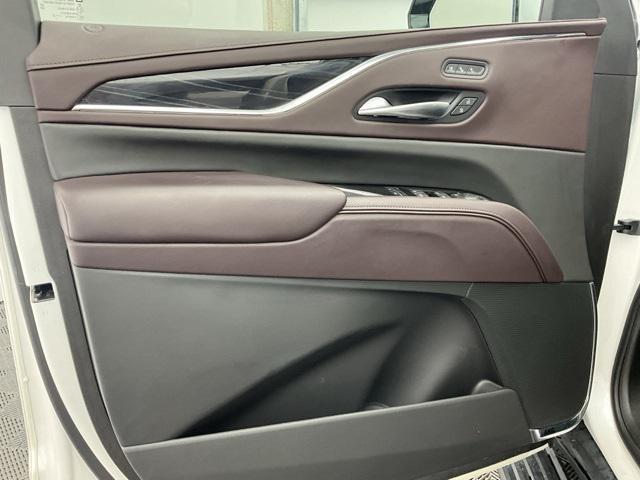 Photo of 2023 Crystal White Tricoat Cadillac Escalade