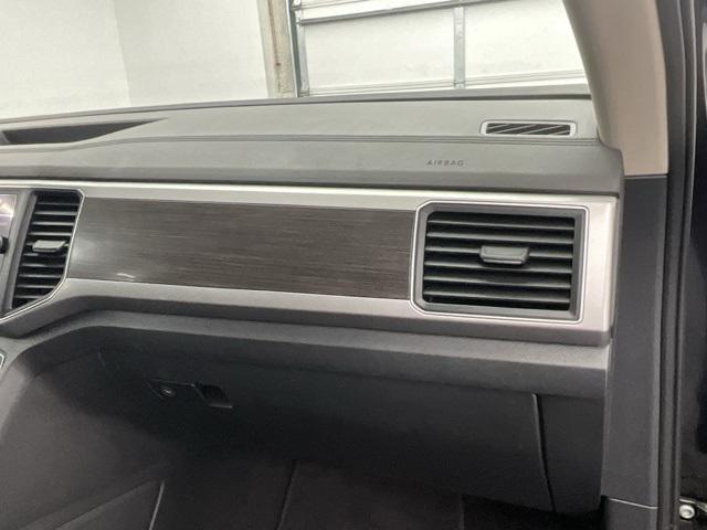 Photo of 2019 Deep Black Volkswagen Atlas