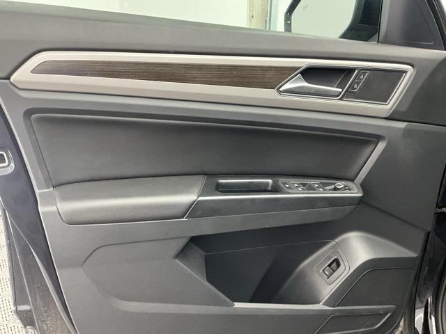 Photo of 2019 Deep Black Volkswagen Atlas