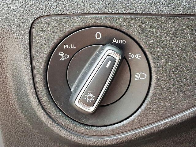 Photo of 2021 Deep Black Pearl Effect Volkswagen Atlas