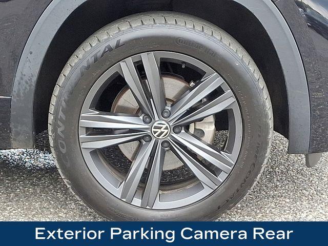 Photo of 2021 Deep Black Pearl Effect Volkswagen Atlas