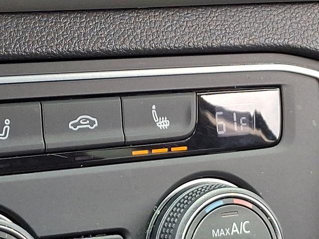 Photo of 2021 Deep Black Pearl Effect Volkswagen Atlas