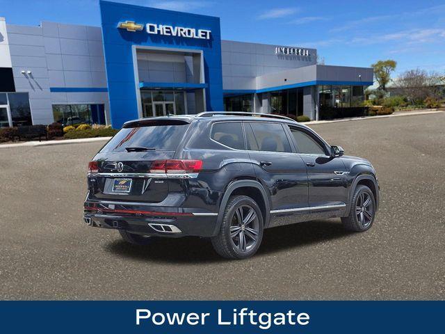 Photo of 2021 Deep Black Pearl Effect Volkswagen Atlas