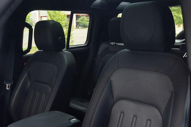 Photo of 2021 Santorini Black Land Rover Defender