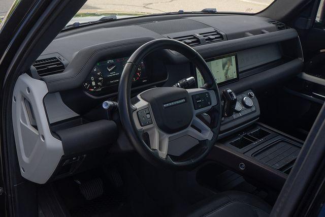 Photo of 2021 Santorini Black Land Rover Defender