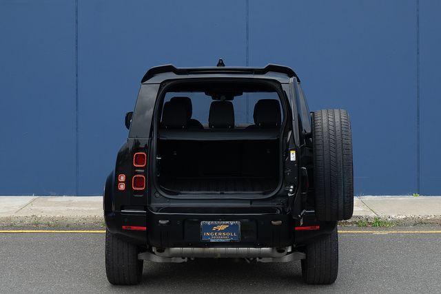 Photo of 2021 Santorini Black Land Rover Defender
