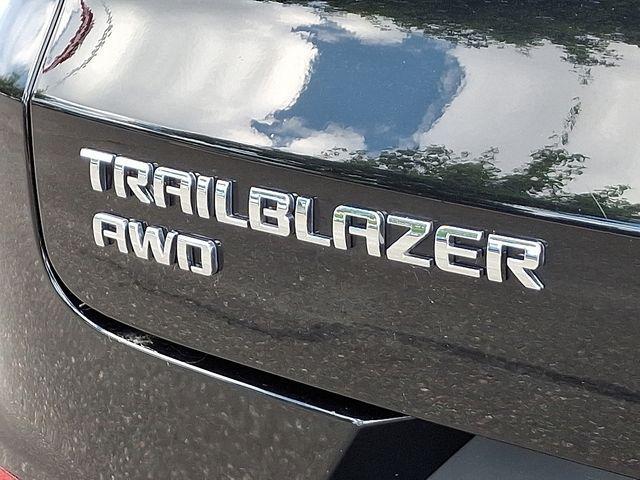 Photo of 2022 Mosaic Black Metallic Chevrolet Trailblazer