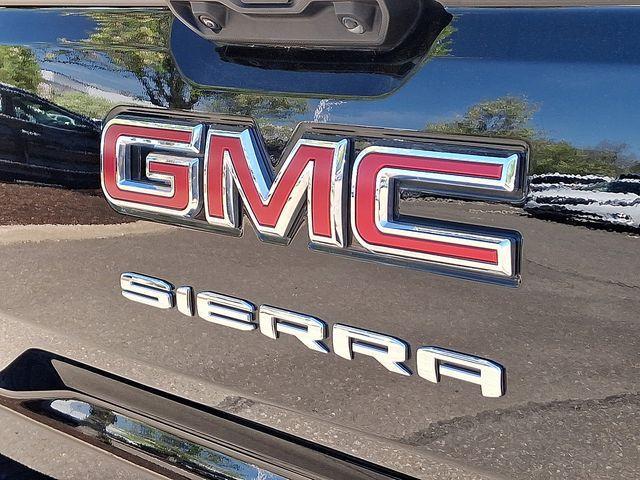 Photo of 2024 Onyx Black GMC Sierra 1500