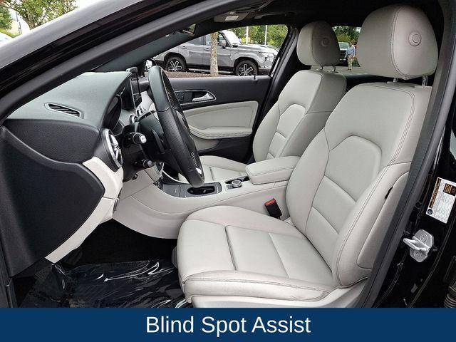 Photo of 2017 Midnight Black Mercedes-Benz GLA 250