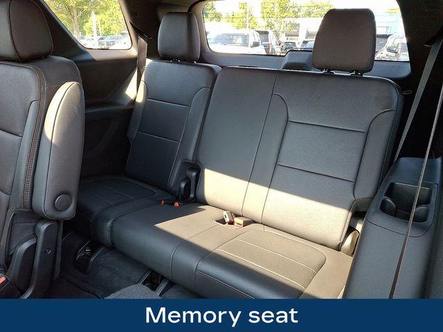 Photo of 2023 Radiant Red Chevrolet Traverse